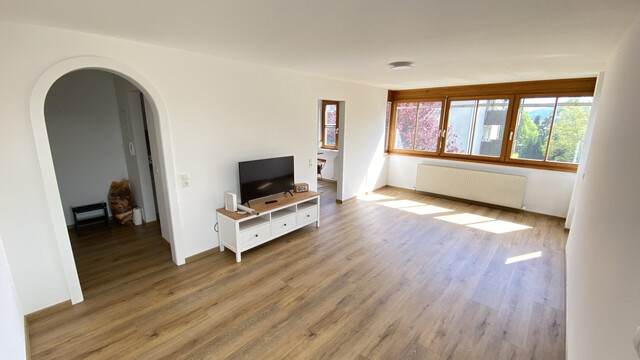 Wohnen mit Charme: Tolle 3-Zimmerwohnung mit Wintergarten in Weiler zu vermieten!