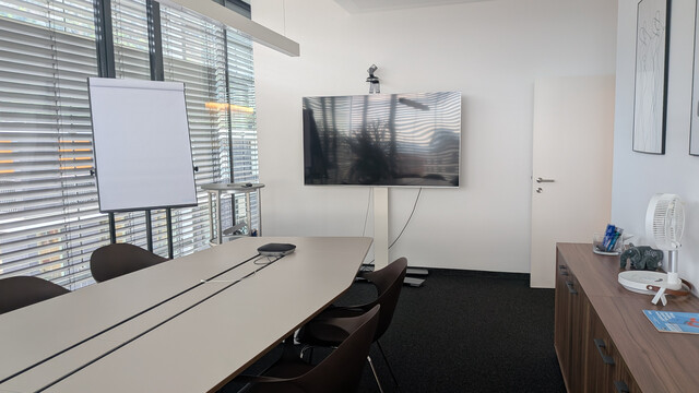 Schönes Cubicle mit 4 vollausgestatteten Arbeitsplätzen zu vermieten