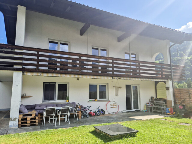 Großzügiges Familienhaus in ruhiger Lage mit Bergblick