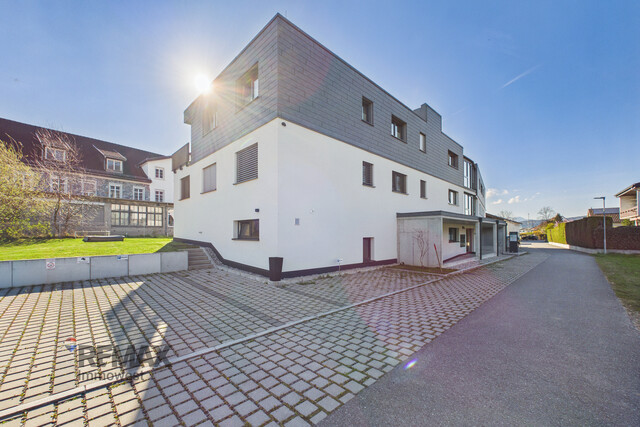 Helle 4-Zimmer-Wohnung mit Balkon in ruhiger Lage von Schlins