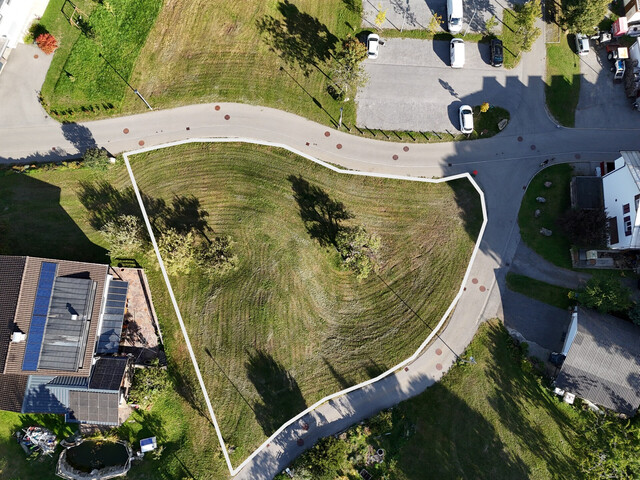 EUR 330,00/m2 , 400 m² bis 1570 m² für EFH, Doppelhaus oder Ferienhaus
