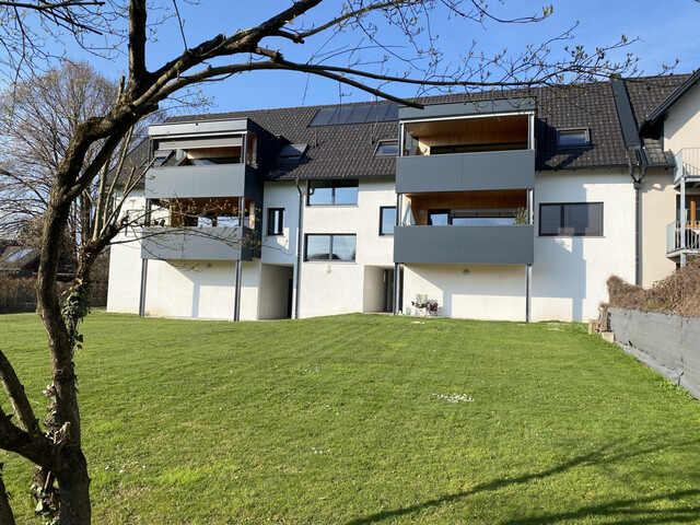 Hochwertige 3 Zimmerwohnung mit Carport/E-Ladestation