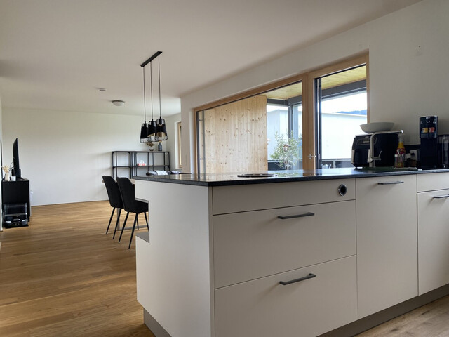 Hochwertige 3 Zimmerwohnung mit Carport/E-Ladestation