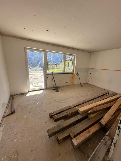 Renovierungsbedürftiges Mehrfamilienhaus zum Kauf in Top-Lage!