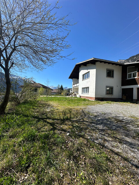 Renovierungsbedürftiges Mehrfamilienhaus zum Kauf in Top-Lage!