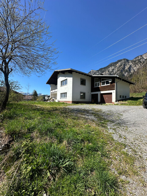 Renovierungsbedürftiges Mehrfamilienhaus zum Kauf in Top-Lage!