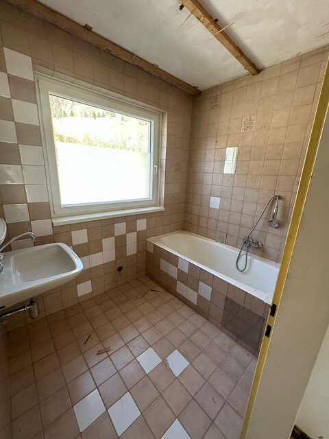 Renovierungsbedürftiges Mehrfamilienhaus zum Kauf in Top-Lage!