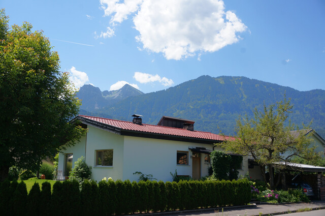 gepflegtes Einfamilienhaus mit großem Garten