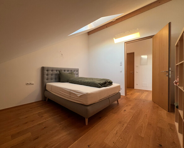 Hochwertig ausgestattete 2-Zimmer Dachgeschosswohnung in Lauteracher Kleinwohnanlage