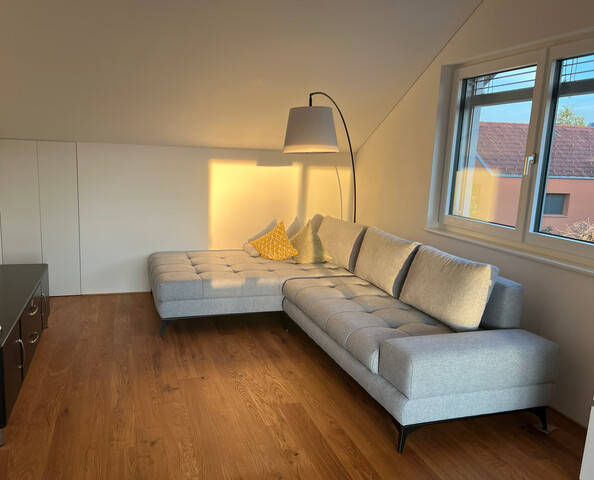 Hochwertig ausgestattete 2-Zimmer Dachgeschosswohnung in Lauteracher Kleinwohnanlage