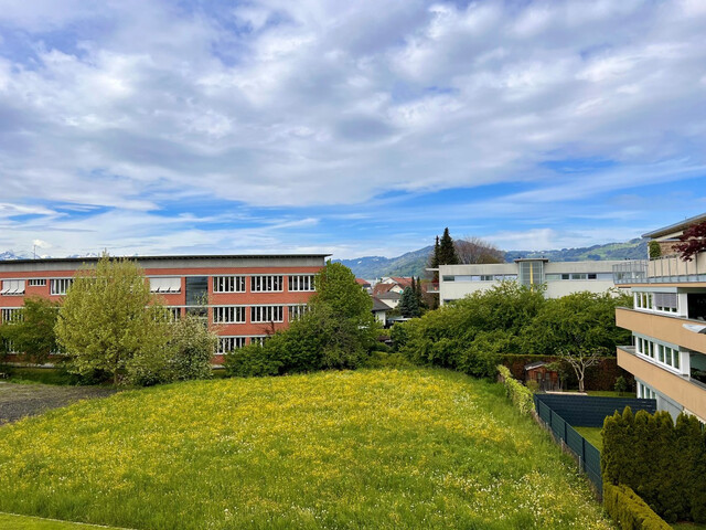 Schöne 3,5 Zimmer-Wohnung mit großzügiger Terrasse in toller Lage in Lustenau