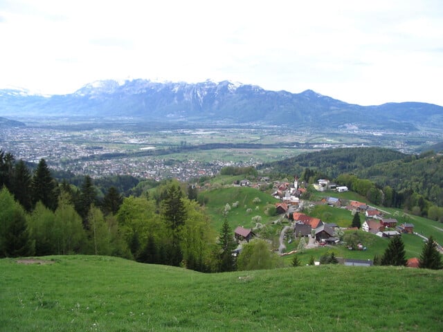 Ihr perfektes Feriendomizil zur Eigennutzung mit Alpenblick und Wellnessbereich in der D-A-CH Region!