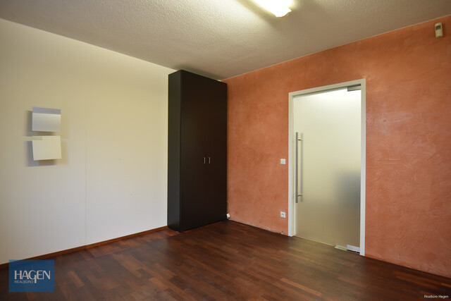 Renditestarkes Gewerbeobjekt in frequentierter Lage - Zweistöckige Praxis-/Gewerbefläche