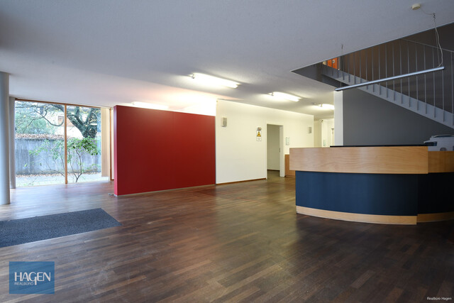 Renditestarkes Gewerbeobjekt in frequentierter Lage - Zweistöckige Praxis-/Gewerbefläche