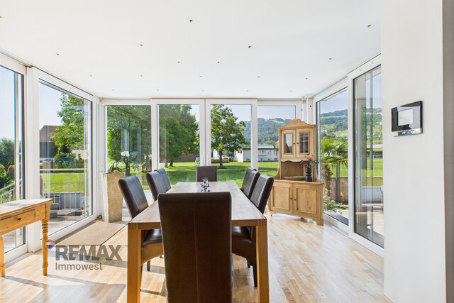 Exklusive Wohlfühloase – Elegantes Haus mit Gartenidylle