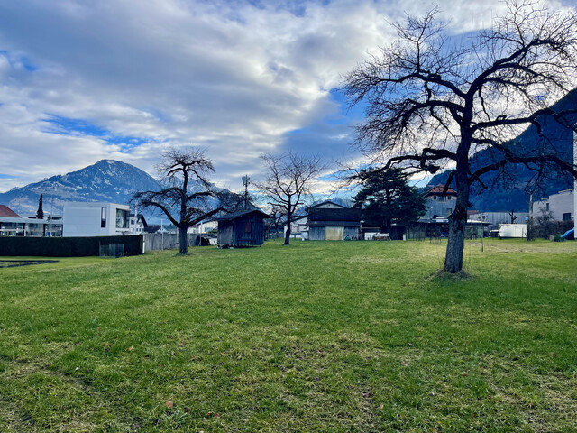 Sonnige, individuell teilbare Baugrundstücke zum Verkauf!