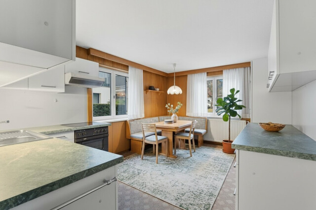 Haus in Rankweil mit Garten, Garage & Bergblick – Renovierungsprojekt mit viel Potential