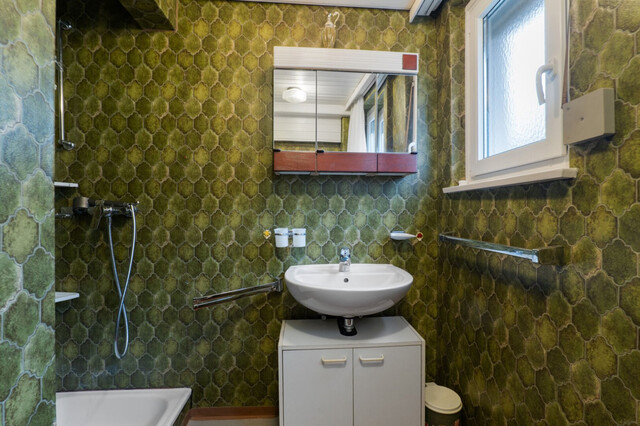 Haus in Rankweil mit Garten, Garage & Bergblick – Renovierungsprojekt mit viel Potential