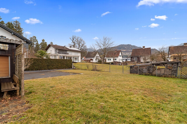 Haus in Rankweil mit Garten, Garage & Bergblick – Renovierungsprojekt mit viel Potential