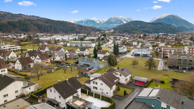 Haus in Rankweil mit Garten, Garage & Bergblick – Renovierungsprojekt mit viel Potential