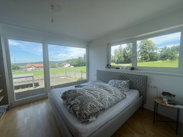 Lichtdurchflutete zwei Zimmer Wohnung mit wunderbaren Seeblick in Hörbranz