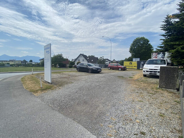 Autohaus mit Werkstatt, Bauernhaus und Einliegerwohnung