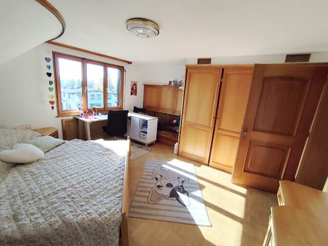 Geräumige, freundliche  4 ½ - Zimmer – Wohnung in sonniger und ruhiger Lage von Muntlix!