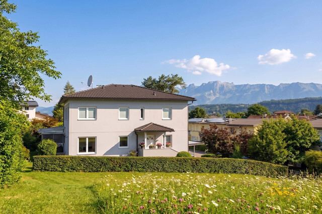 Einfamilienhaus in Feldkirch-Tisis: Raumwunder mit separatem Büro in Top Lage