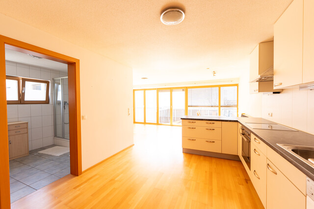 Helle, teilmöblierte 2-Zimmer Wohnung mit Balkon - zentral & ruhig gelegen | Ab sofort verfügbar