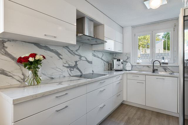 Familienglück in modernem Zuhause