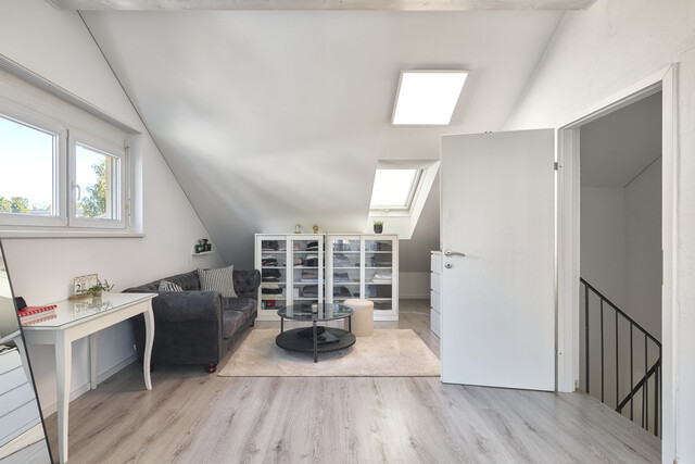 Familienglück in modernem Zuhause