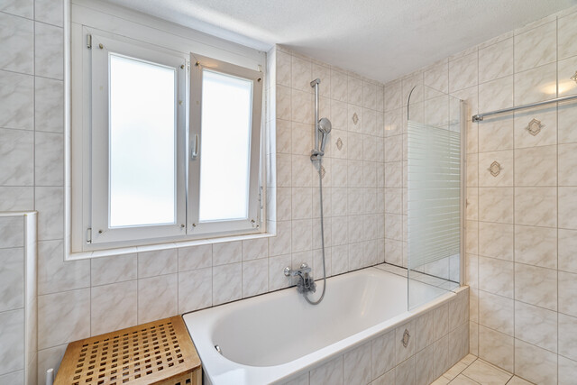 Familienglück in modernem Zuhause