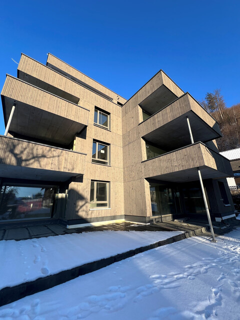 Sehr helles Appartement mit Aussicht zum Karren und mit großer Terrasse im 2.OG - Bezug im Sommer!