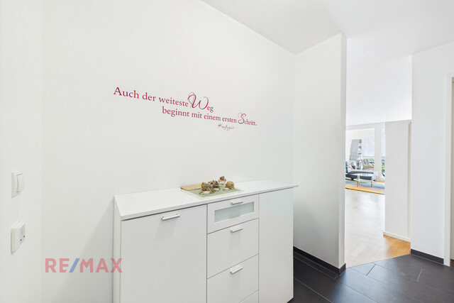 Gemütliche 2-Zimmer-Wohnung mit großzügigem Wintergarten in ruhiger Lage von Hard