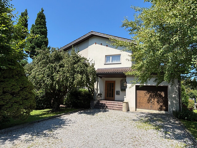 Ruhig gelegenes Einfamilienhaus mit großem sonnigen Grundstück in Hohenems