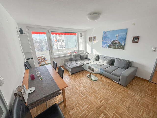 TOP GELEGEN MIT AUSSICHT VOM BALKON AUF BODENSEE