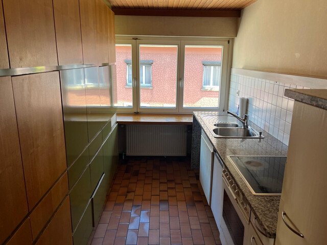 Geräumige Wohnung mit Parkplatz und  Balkon in Top-Lage und Seenähe!