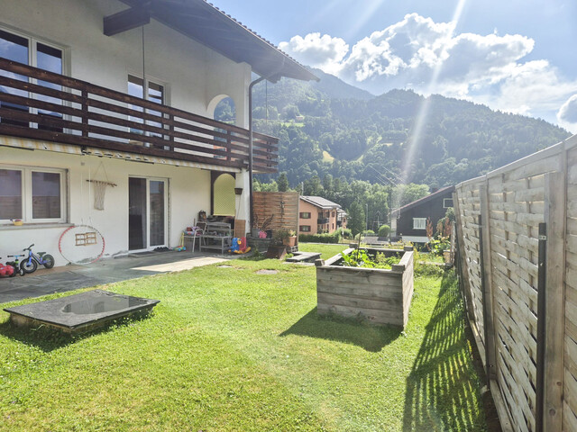 Großzügiges Familienhaus in ruhiger Lage mit Bergblick
