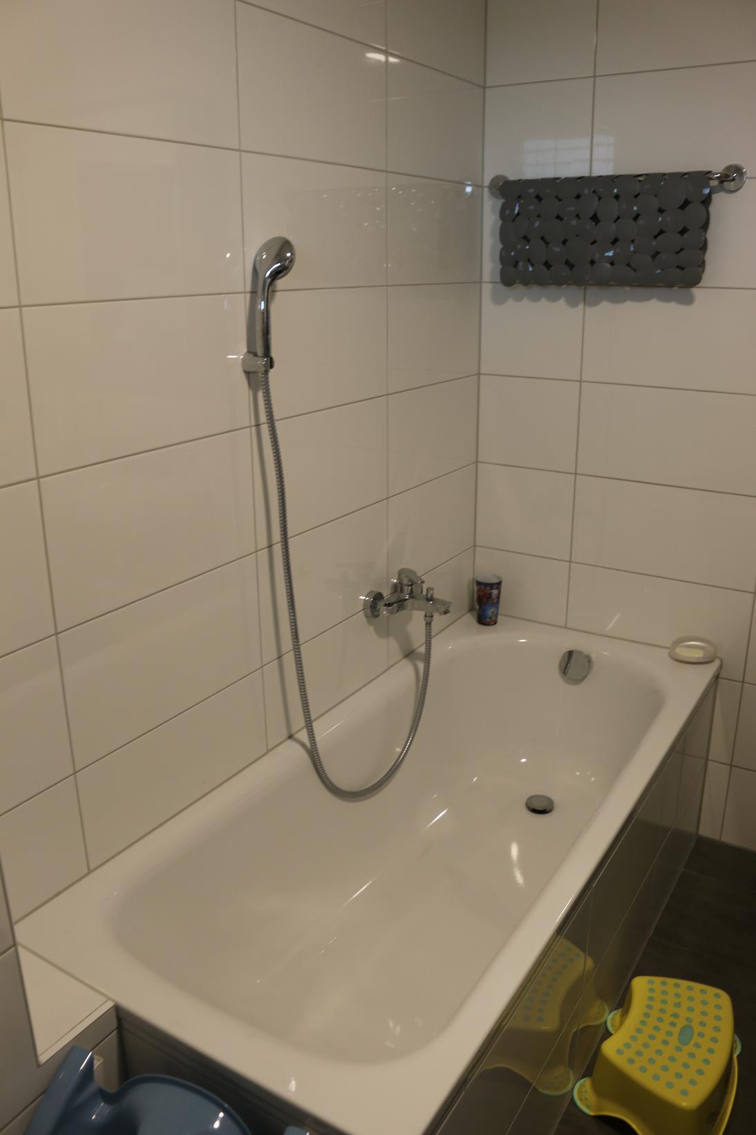 SÜD-WEST -3-Zimmer-Wohnung im 2.Obergeschoss  inkl. 1 x TG-Platz- ca.9 Jahre alt - Feldkirch/Altenstadt, ausreichend Bewohner-und Besucherstellplätze im Freien
