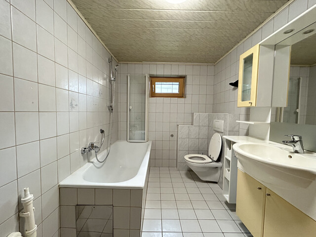 (5) Zimmer-Wohnung  |  Garten  |  Meiningen  | Garagenplatz