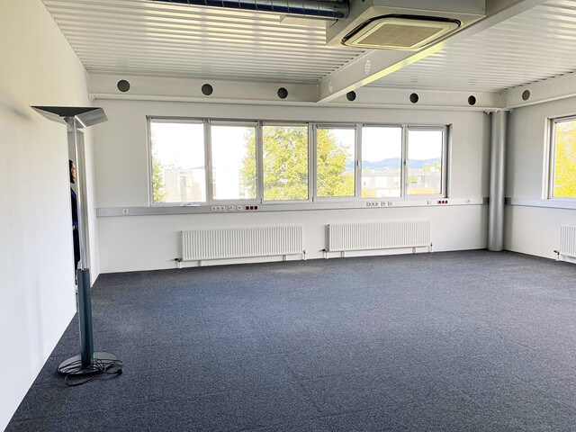 Lichtdurchflutete - Klimatisierte Bürofläche