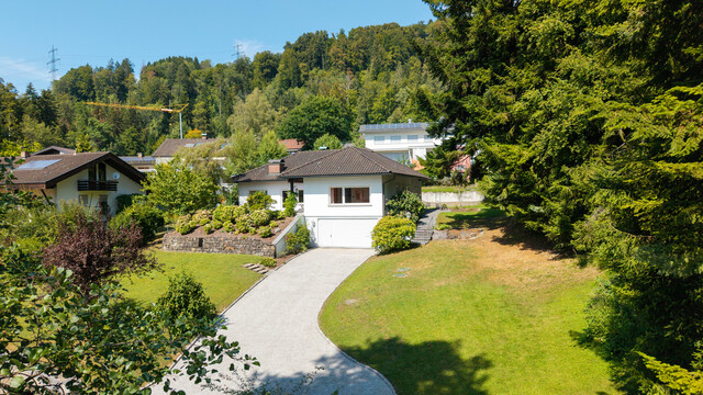 Wo Ruhe Raum bekommt – gepflegtes Einfamilienhaus mit eigenem Wald