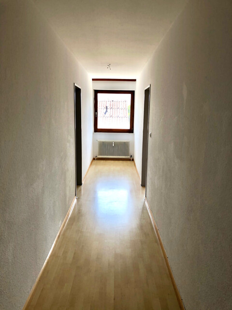 einfache 3 1/2 Zi.-Wohnung mit Balkon