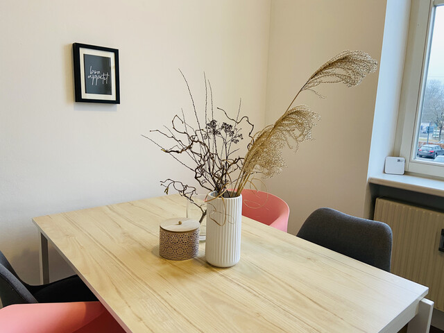 Charmante voll möblierte 2-Zimmer-Stadtwohnung direkt am See