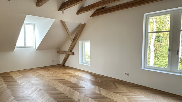 Traumhafte 2-Zimmer-Dachgeschosswohnung in neu renovierter Villa in Lochau am Bodensee zu vermieten