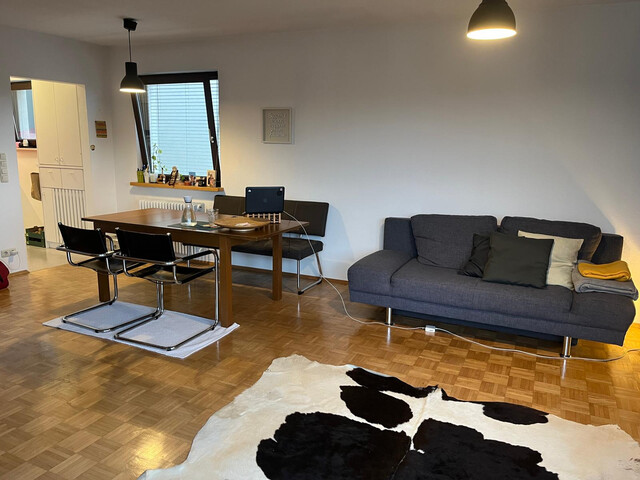 Gepflegte Dachgeschosswohnung mit Garage, Balkon und Keller in zentraler Lage!