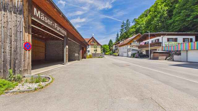 Dornbirn | Gewerbegrundstück mit drei Hallen und Freifläche