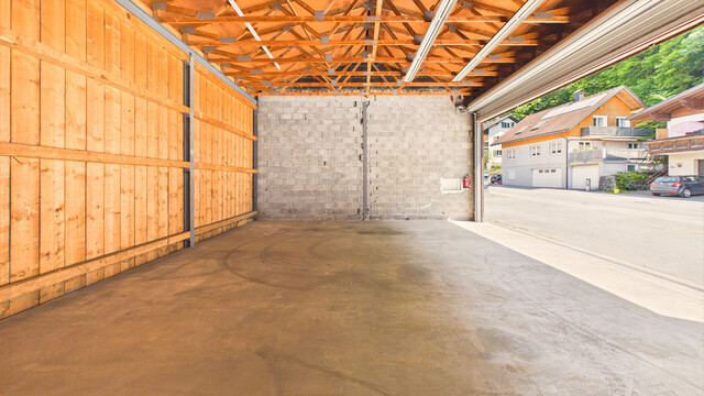 Dornbirn | Gewerbegrundstück mit drei Hallen und Freifläche