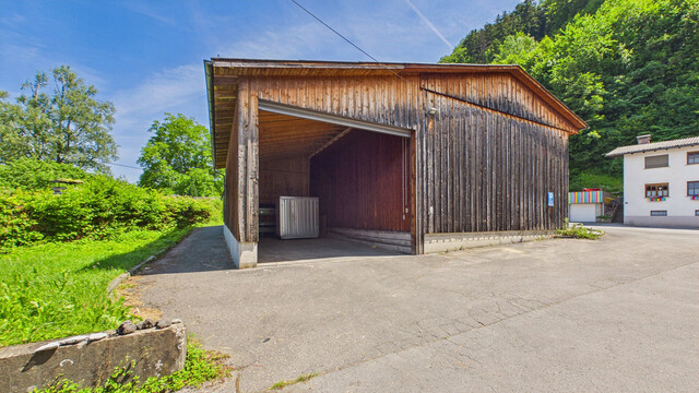 Dornbirn | Gewerbegrundstück mit drei Hallen und Freifläche