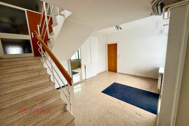 Raum für Wachstum: Lager- und Produktionsfläche mit Büro in Hard